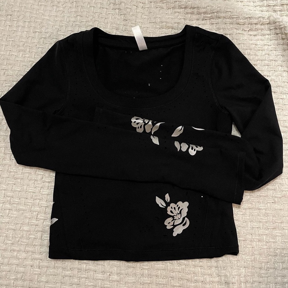 Athleta Seamless Long sleeve cropped top